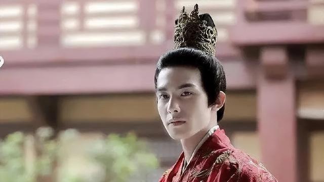 古人为何称原配为“结发妻子”，不仅仅是头发拴在一起，寓意深远，不可不知
