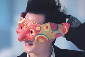 笑不活了，吴彦祖又戴上了面具，我却笑死在网友评论区里图片