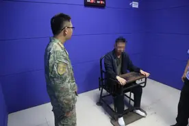 征兵季，警惕这种“接兵干部”！图片