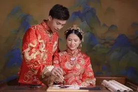 越南民间故事：双胞胎姐妹同时出嫁，貌美的妹妹嫁给了癞蛤蟆图片