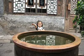 农村老人说“院中放口大水缸，招财纳福心不慌”，这句话有道理吗图片