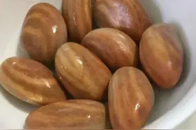 我的退休慢生活：榴莲那么贵，它的核我可舍不得丢弃，还有另一个图片