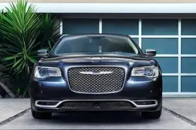 奔驰S级还不急？新克莱斯勒300申报，5.7L动力+宾利中网，还看5系图片