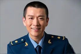 《狂飙》大有来头的4位演员，有人是空军，有人是真警察图片