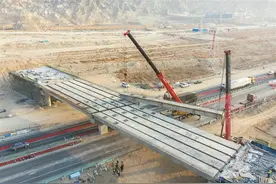 G3012—二十八团—库尔勒机场公路项目进展顺利图片