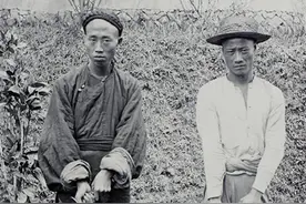 晚清老照片：刽子手拿着大刀眼神阴寒，两广总督沦为阶下囚图片