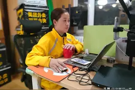 直播间里的“骑手猎头”图片