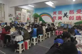 泗县杨集中学举行以“家庭助廉”为主题的手抄报比赛图片