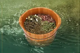 【寻觅西藏·格桑花开】藏医药浴法：难道泡澡也能治病？图片