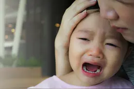 为什么吼骂完孩子，孩子还要抱抱？背后的原因，令人心疼图片