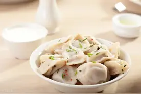 茄子包饺子，调馅时多做一步，清香鲜美，爆汁不油腻，还不出水图片