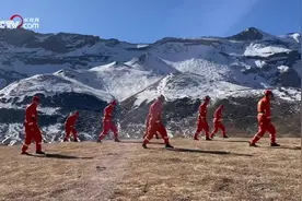 “蓝朋友”在雪域高原为你送上藏族舞蹈《格桑拉》图片