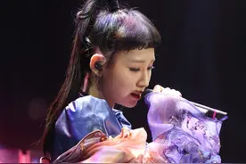 17岁港圈唱将炎明熹！父母定居内地，粤语歌开口跪，打破刻板印象图片