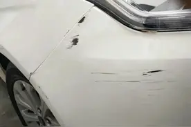 汽车钣金喷漆，应该去4S店还是修理厂，内行人告诉你其中的猫腻图片