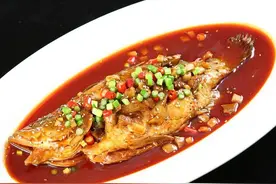 安徽臭鳜鱼做法，大厨教你这样做，鱼肉鲜嫩入味，闻着臭吃着香！图片