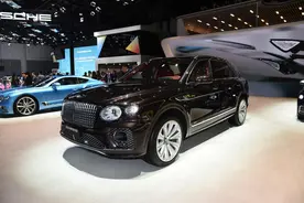 新车 | 售353.6万元 加长180毫米 宾利添越长轴距雅度版亮相成都车展图片