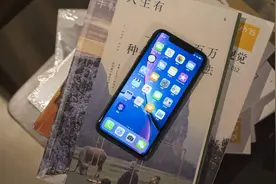 不吹不黑，4年前发布的iPhoneXR，相当于现在什么档次的安卓手机图片