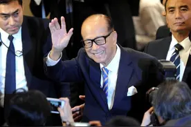 李嘉诚千亿资产重新分配，两个儿子各得一份，梁洛施一毛都拿不到图片