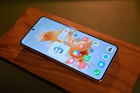 华为Mate 60 Pro硬件成本曝光：中国零部件占比47%，美国降至2%！图片