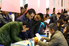 “玉”字加一笔念啥？本科生遭淘汰，普通毕业生被当场录取图片