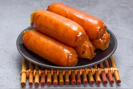 2元钱一根的烤肠里究竟是啥？能吃吗？（附化学成分分析）图片