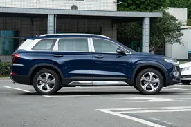 低至18万起，配8AT+2.0T，这3台中型SUV，自驾和家用首选图片