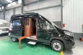 B型车能坐6人睡6人！家庭出游利器，中房大通V90房车图片