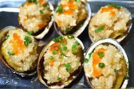 我老家县城的搓澡工，春节一天能挣二千块图片