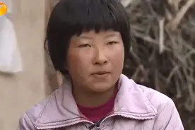 变形计最苦丫头：和爷爷相依为命，拒绝富爸爸领养，19岁死于肺癌图片