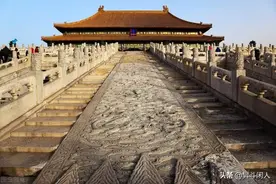刘伯温《烧饼歌》详解二十三，一个胡子大将军，按剑驰马察情形图片