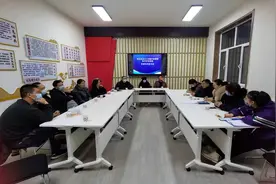 居民齐参与，乌达老旧小区旧貌换新颜图片