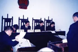 山东农妇挖出“天价”钻石，原想据为己有，因亲戚吃回扣被没收图片