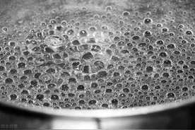 白开水放凉后堪比“慢性毒药”？常喝65℃的水会致癌吗？不妨了解图片