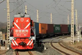 美国“围棋”战略，被中欧班列一招破解，陆上丝绸之路越来越吃香图片