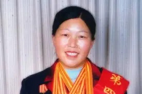 85年，19岁女孩被迫嫁到荒漠，几次逃离未果，15年后国家为她颁奖图片