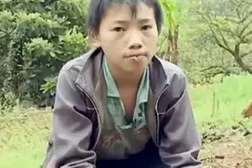 杨六斤：被母亲抛弃吃野菜长大，获善款500万，他的做法催人泪下图片