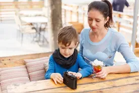 简衣豪门故事：钱晓梅要再婚了，垚垚和君君很不快乐图片