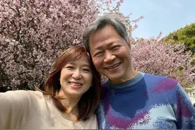 周玉琴与赖岳谦夫妻来上海了。祝福他们百年好合，琴谦一生！图片