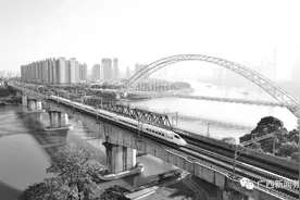 南凭高铁南宁至崇左段今日开通运营，市民打“动的”坐飞机成真图片