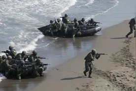 要中国增持美债，美财长计划访华，美媒：美军在台岛规模将翻数倍图片