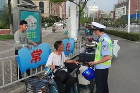 这才是电动自行车、电摩、电动三轮车，上牌、载人要求，不要搞错图片