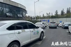 【天眼问政】停车场入口处禁停！贵阳北站加大违停整治力度图片