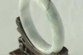 1千块和1万块的翡翠手镯，差距到底有多大？图片