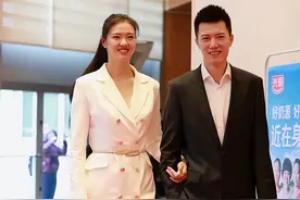 “巨人”夫妻：张常宁193，吴冠希211，女排最高伴娘团世界纪录呀图片