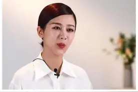 央视采访不让开美颜，杨紫脸肿，热巴老气，所有明星被打回原形图片