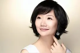 台湾艺人陶晶莹撕下面目，加盟毒台做节目！网友：终于彻底暴露！图片