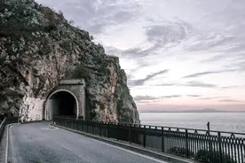 契约精神应该遵守吗图片