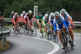 科学家苦苦研究：骑自行车为何不会倒？至今都是“未解之谜”图片