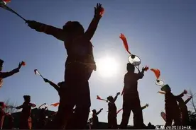 想把柔力球玩出新花样，这些要领你必须得看看！图片