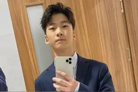 童星早恋被网暴：孩子的早恋该如何管？图片